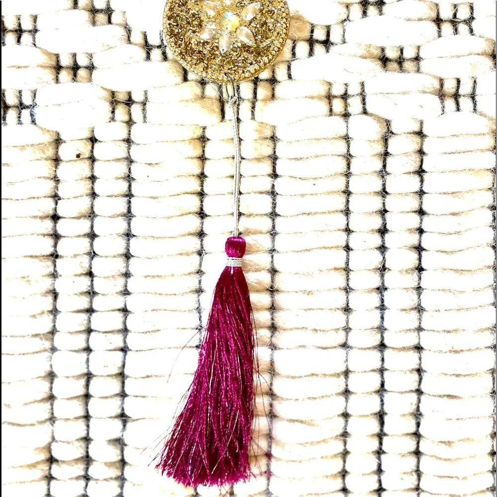 Decorative Chain Wall Room Accent in gold purple colors